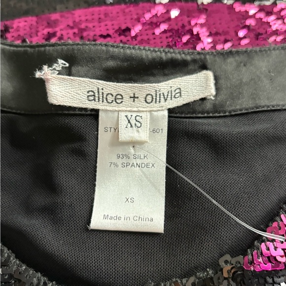 Alice + Olivia Pink Sequince Short Sleeve Pink Party Festival Blouse Size Xs NWT - Picture 2 of 16